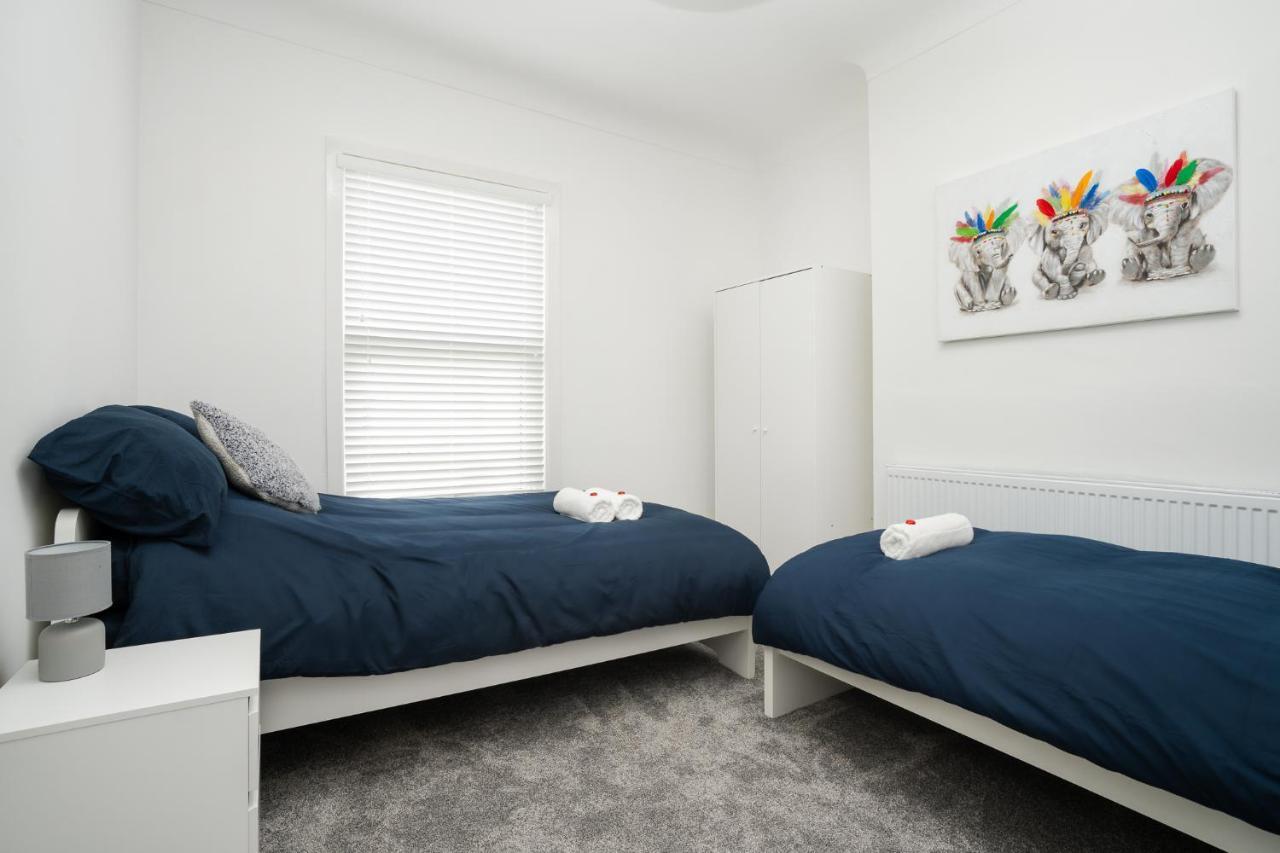 Dacy Lodge - Strictly No Parties Liverpool Luaran gambar